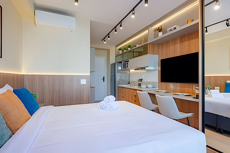 Stay Faria Lima | Apê Luxo • Piscina • Metrô 1min