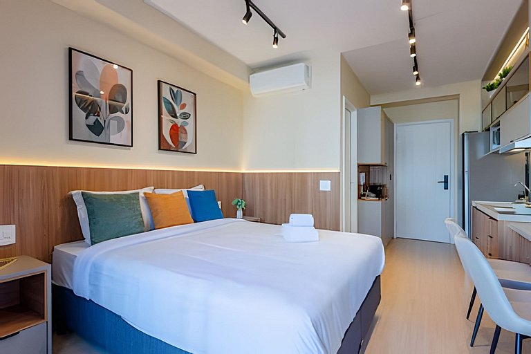 Stay Faria Lima | Apê Luxo • Piscina • Metrô 1min