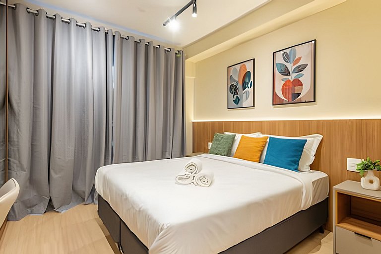 Stay Faria Lima | Apê Luxo • Piscina • Metrô 1min