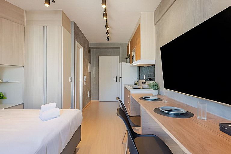 Apê Exclusivo Faria Lima | Metrô • Piscina • A/C