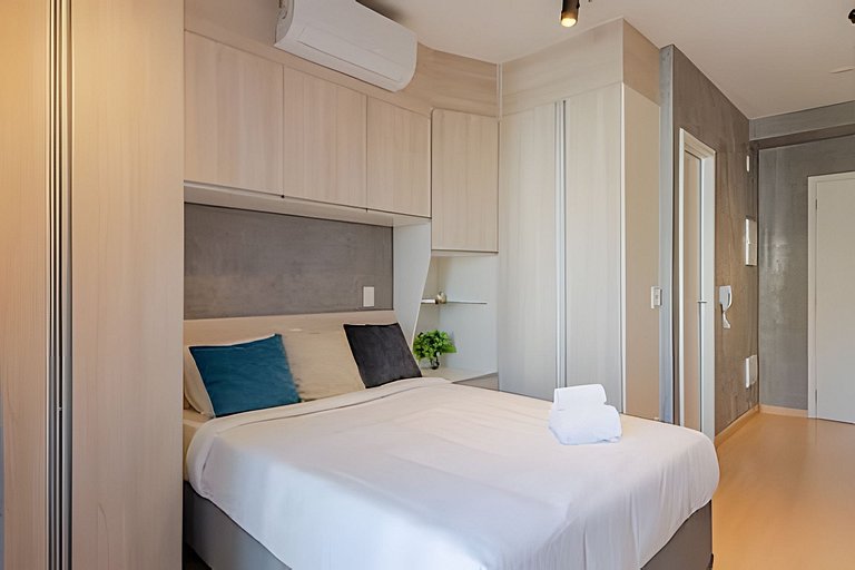 Apê Exclusivo Faria Lima | Metrô • Piscina • A/C