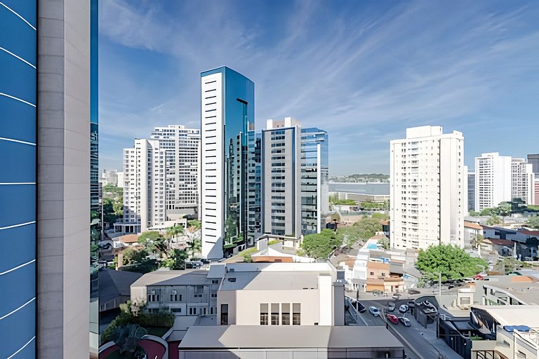 Apê Exclusivo Faria Lima | Metrô • Piscina • A/C