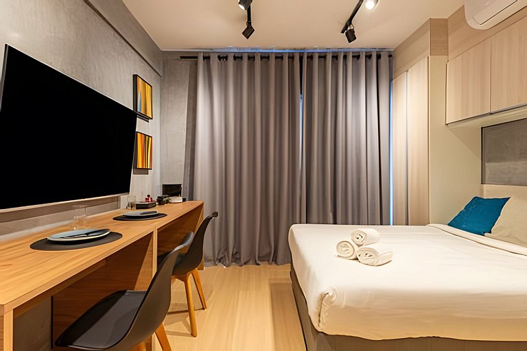 Apê Exclusivo Faria Lima | Metrô • Piscina • A/C
