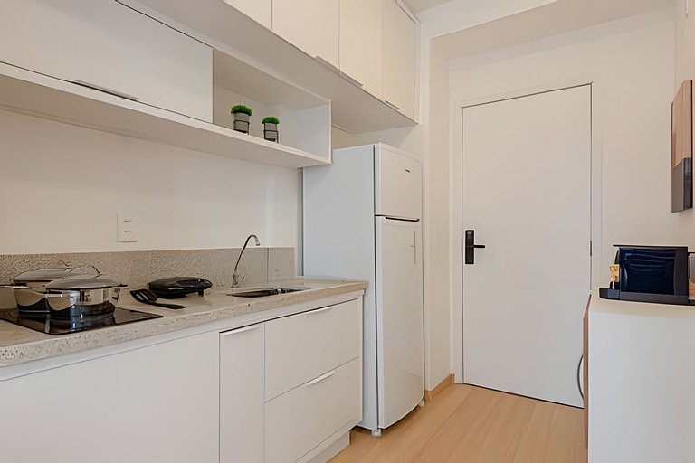 APTO Exclusivo Faria Lima | Metrô • Piscina • A/C