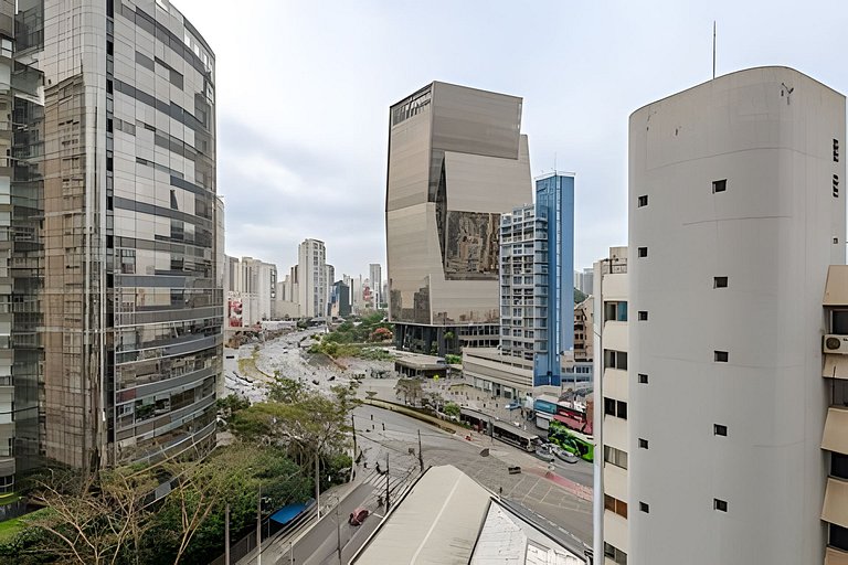 APTO Exclusivo Faria Lima | Metrô • Piscina • A/C