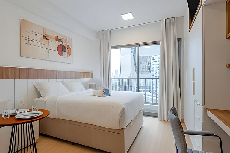 APTO Exclusivo Faria Lima | Metrô • Piscina • A/C