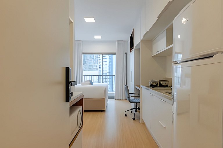 APTO Exclusivo Faria Lima | Metrô • Piscina • A/C