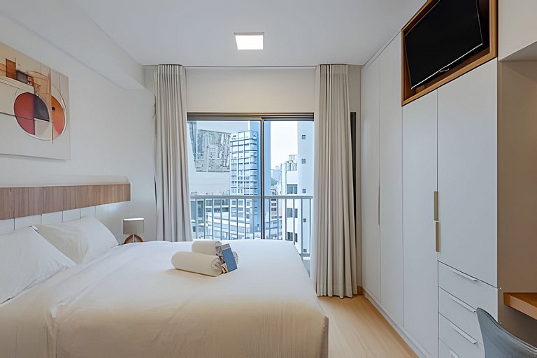 APTO Exclusivo Faria Lima | Metrô • Piscina • A/C