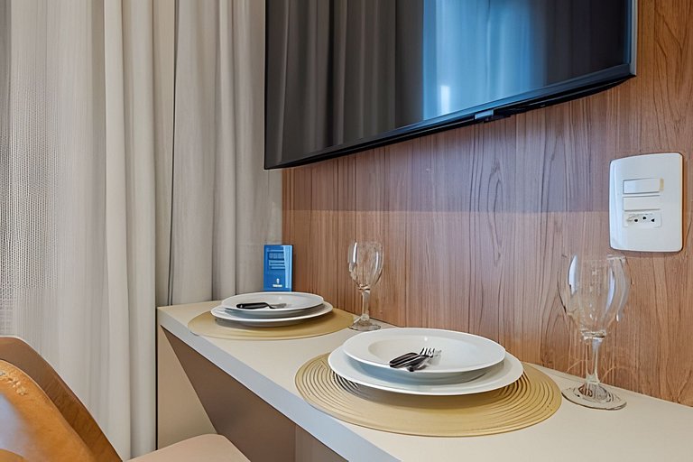 APTO Luxo C/ Vista Vila Nova | Piscina, Wi-fi, A/C