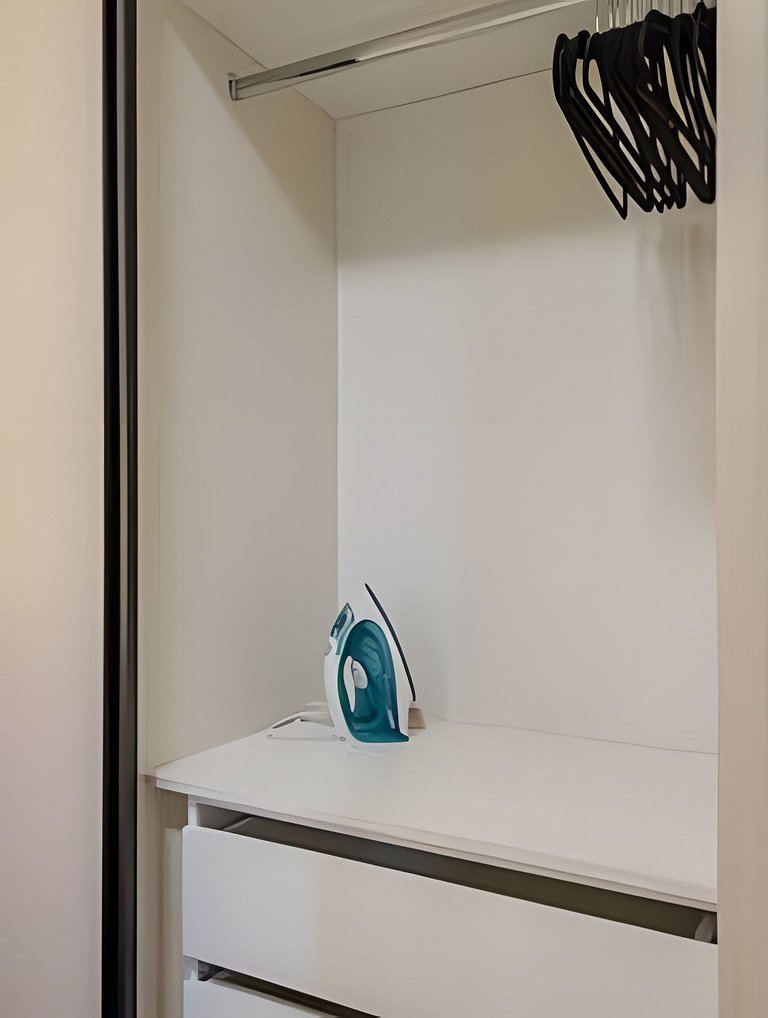 APTO Luxo C/ Vista Vila Nova | Piscina, Wi-fi, A/C