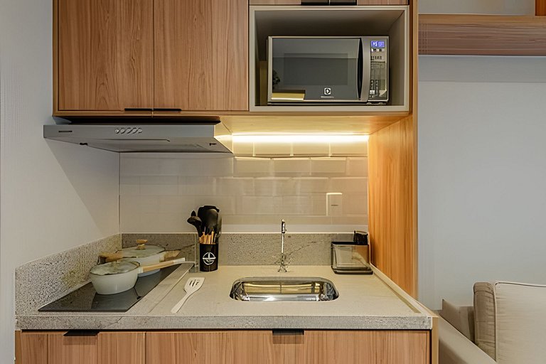 APTO Luxo C/ Vista Vila Nova | Piscina, Wi-fi, A/C