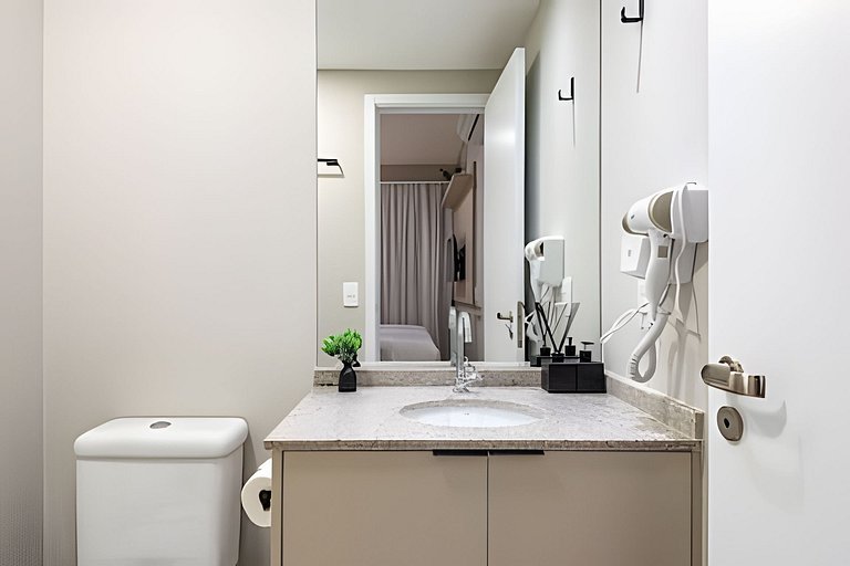 APTO Luxo C/ Vista Vila Nova | Piscina, Wi-fi, A/C