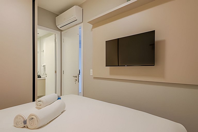 APTO Luxo C/ Vista Vila Nova | Piscina, Wi-fi, A/C