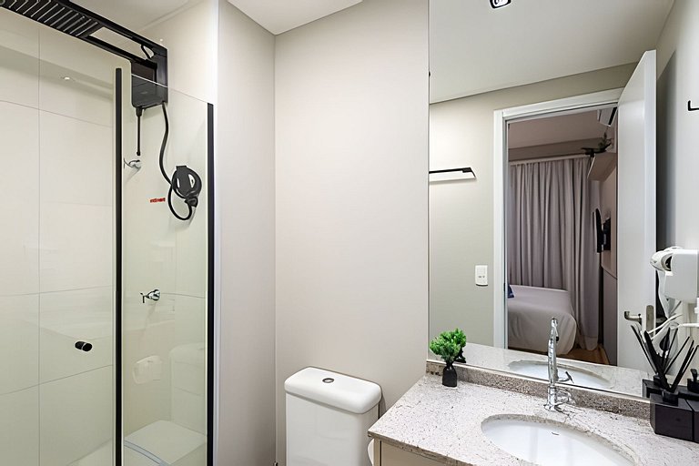 APTO Luxo C/ Vista Vila Nova | Piscina, Wi-fi, A/C